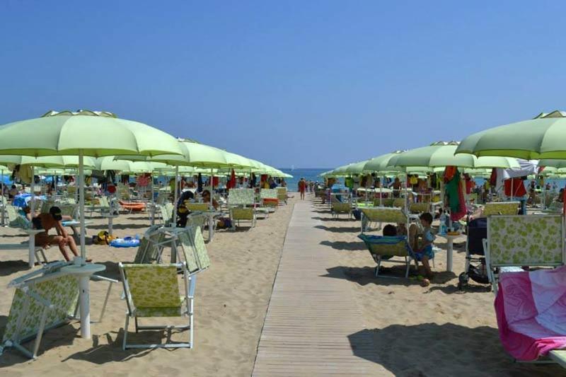 Appartamento In Villa Pesaro Exteriör bild